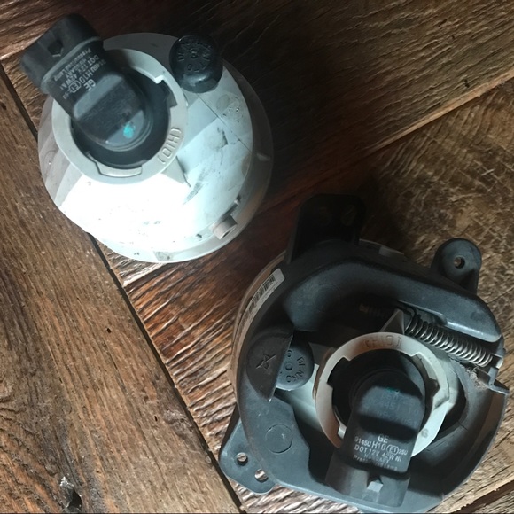 Fog Light Mount- Original Stock Mount fits 2007 Jeep Wrangler - Picture 2 of 6